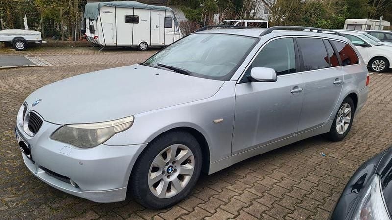 Gebraucht BMW 523 177 PS (130 kW) 2006 Silber Kombi