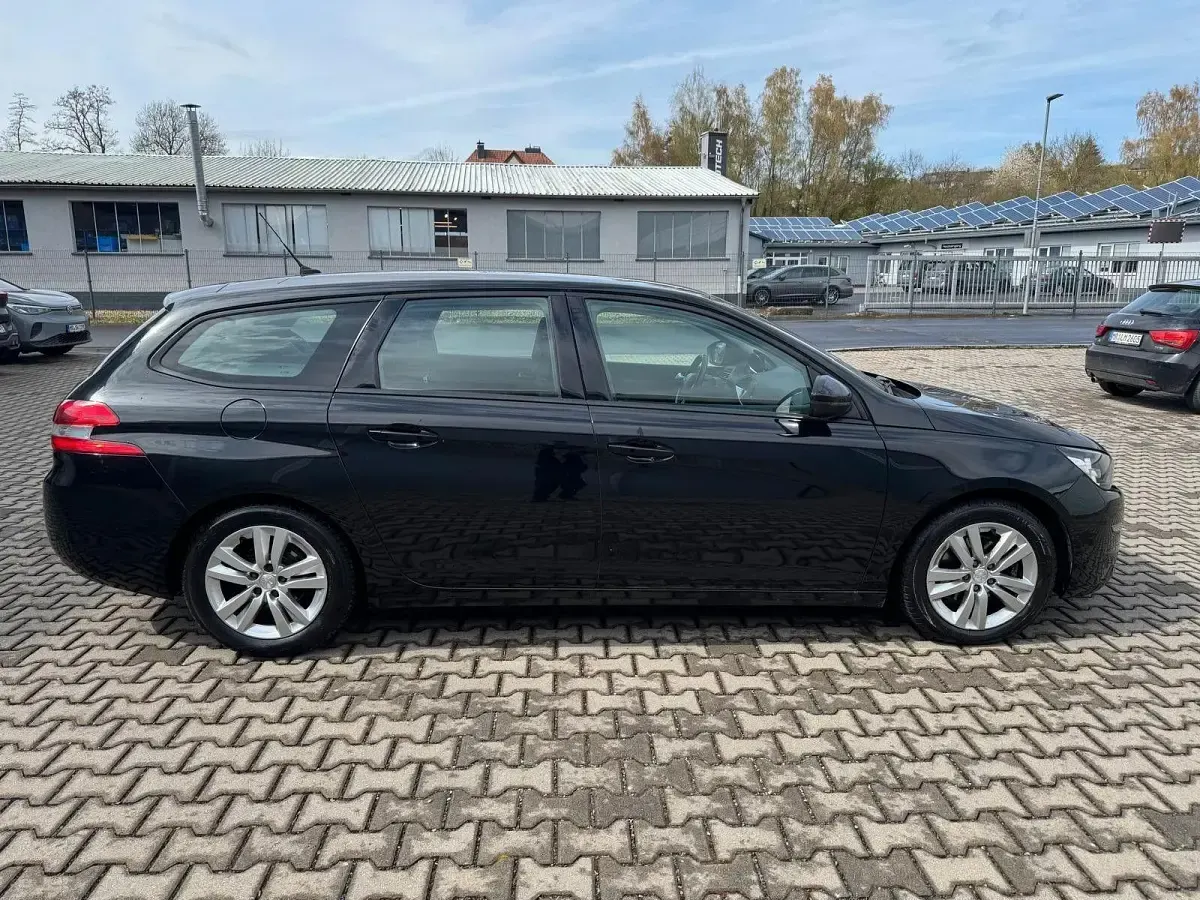 Gebraucht Peugeot 308 SW Active 150 PS (110 kW) 2016 Schwarz Kombi