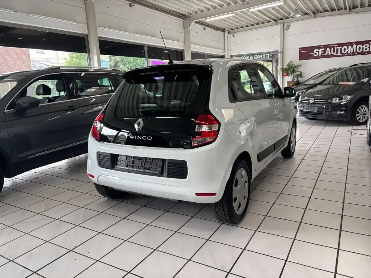 Gebraucht Renault Twingo Experience 69 PS (50 kW) 2016 Weiß Kleinwagen