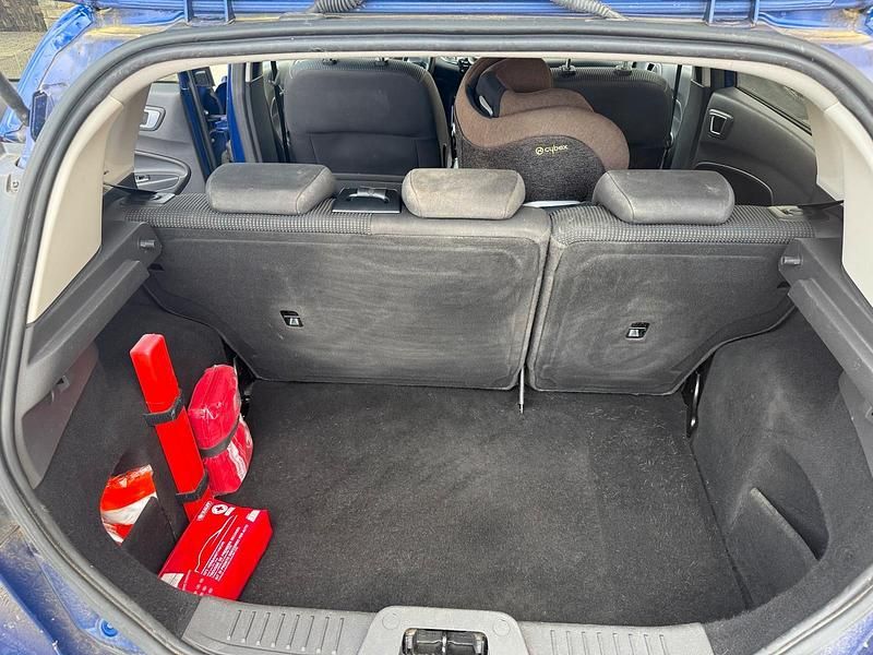 Gebraucht Ford Fiesta Titanium 125 PS (91 kW) 2015 Blau Kleinwagen