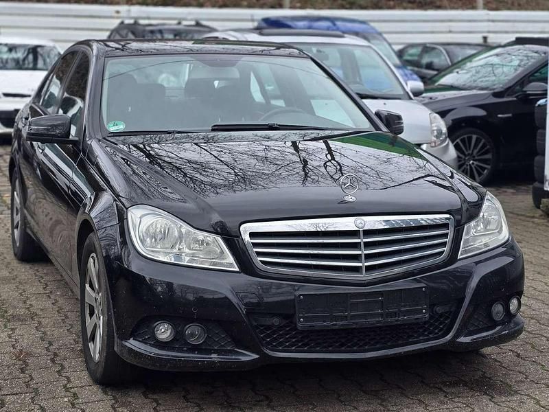 Gebraucht Mercedes C180 120 PS (88 kW) 2012 Schwarz  unilack Limousine