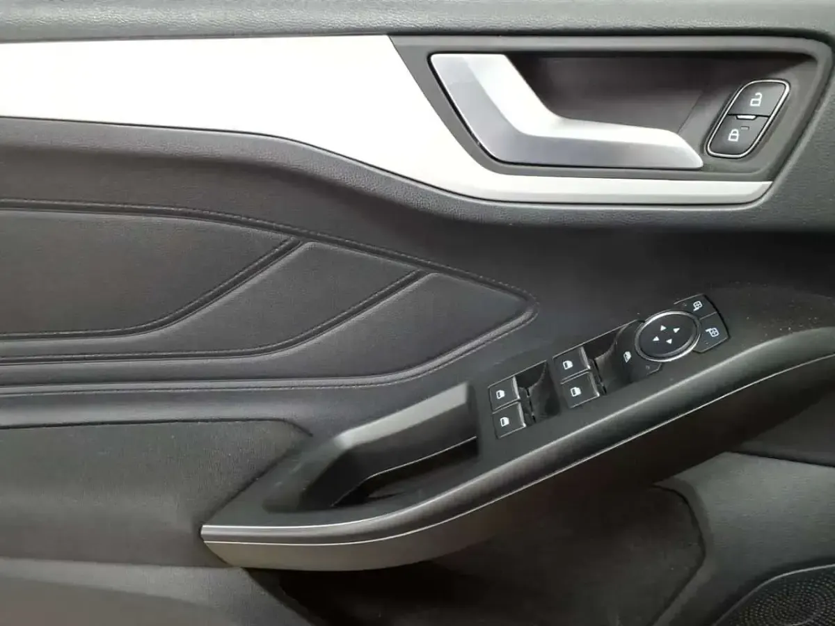 Gebraucht Ford Focus Cool & Connect 150 PS (110 kW) 2021 Blazer blau Kombi
