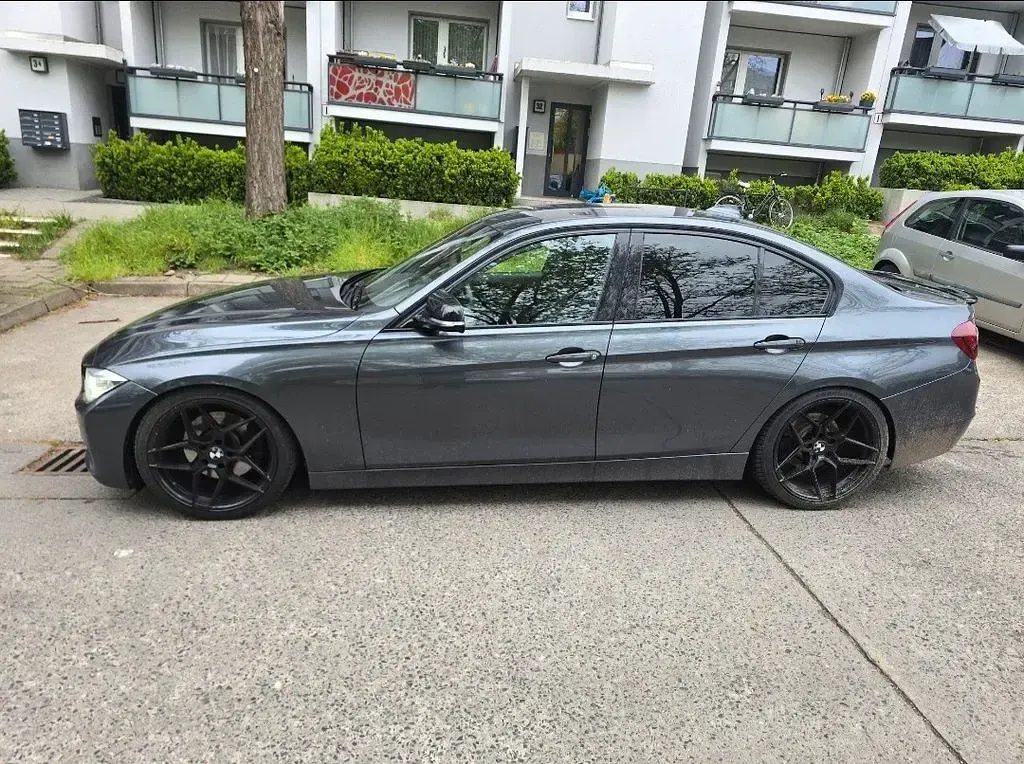 Gebraucht BMW 328 Sport Line 245 PS (180 kW) 2013 Grau Limousine