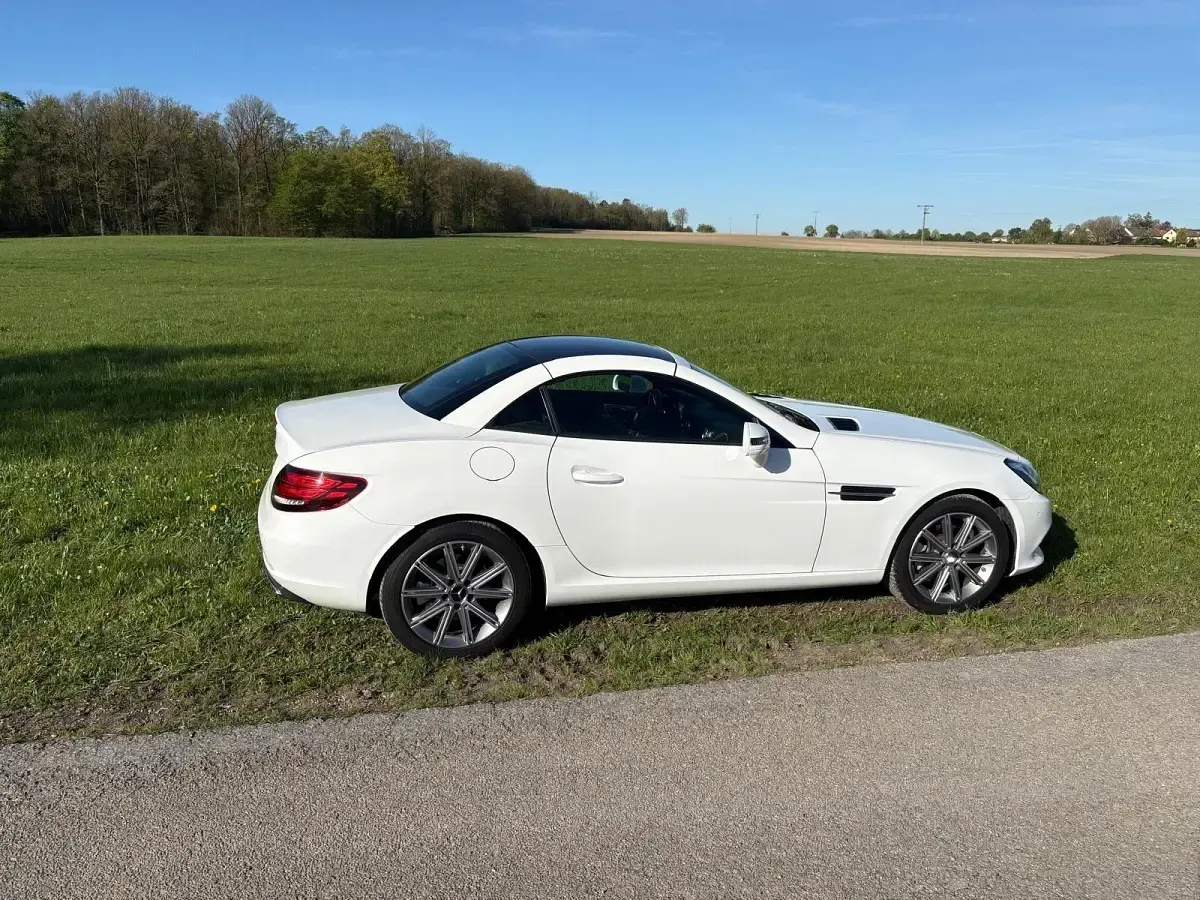 Gebraucht Mercedes SLC180 156 PS (114 kW) 2016 Weiß Cabrio