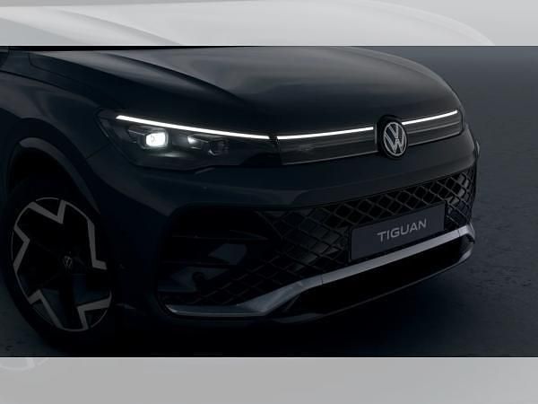 Neu VW Tiguan R-line 150 PS (110 kW) 2026 Grau (uranograu) SUV