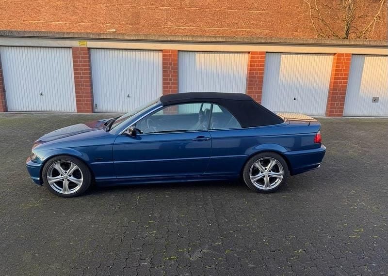 Gebraucht BMW 320 Cabriolet 170 PS (125 kW) 2000 Blau Cabrio