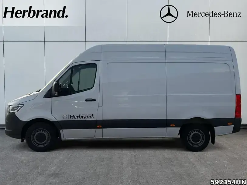 Używany Mercedes Sprinter 190 KM (139 kW) 2025 Biały Van