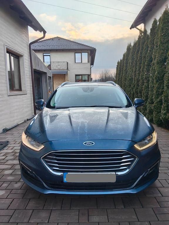 Gebraucht Ford Mondeo Titanium 190 PS (139 kW) 2019 Blau Limousine