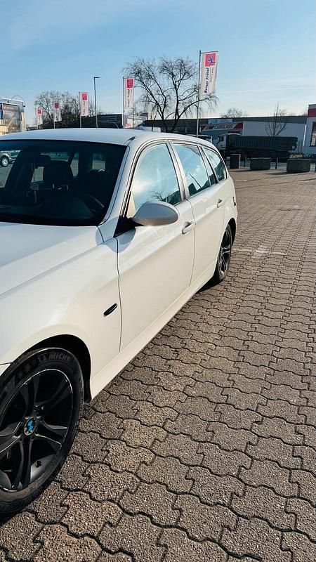 Gebraucht BMW 318 143 PS (105 kW) 2008 Weiß Kombi