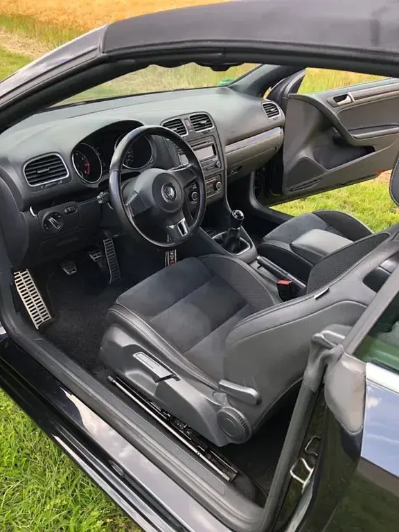 Gebraucht VW Golf 105 PS (77 kW) 2011 Schwarz Cabrio