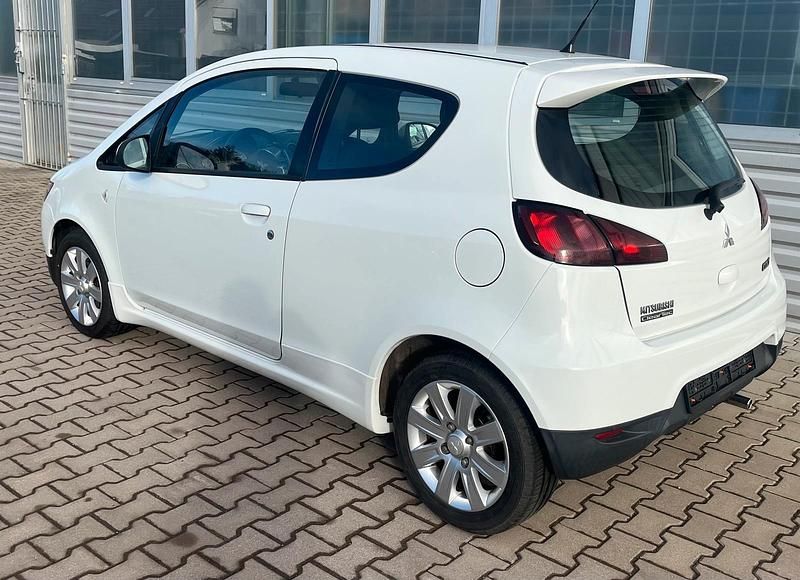 Gebraucht Mitsubishi Colt 75 PS (55 kW) 2012 Weiß Kleinwagen