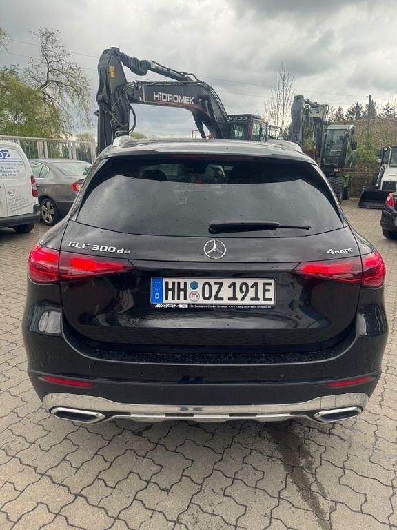 Gebraucht Mercedes GLC300e 333 PS (244 kW) 2023 SUV