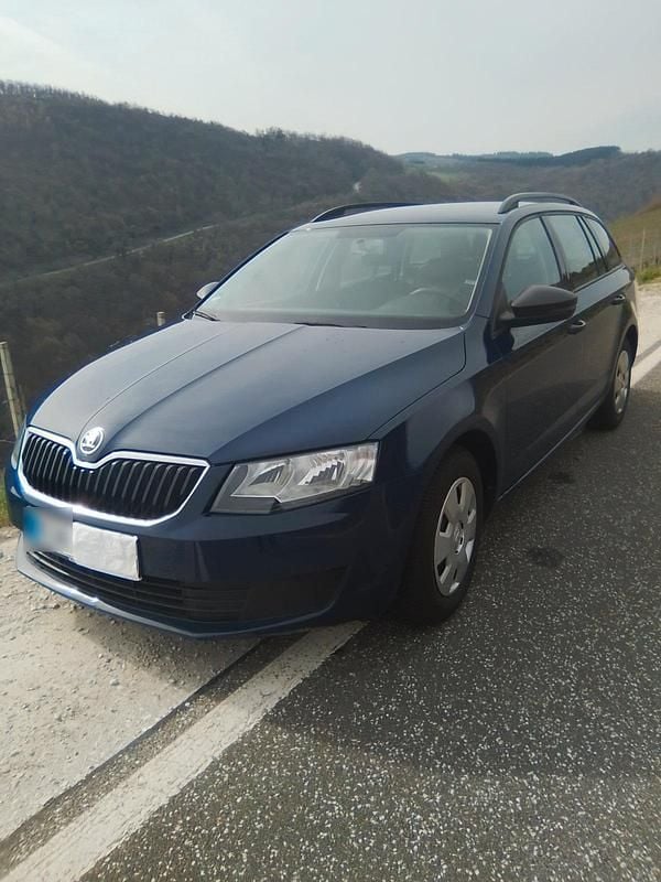 Gebraucht Skoda Octavia 105 PS (77 kW) 2015 Blau Kleinwagen
