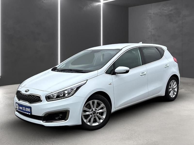 Gebraucht Kia Ceed DREAM-TEAM Edition 135 PS (99 kW) 2017 Weiß Kleinwagen
