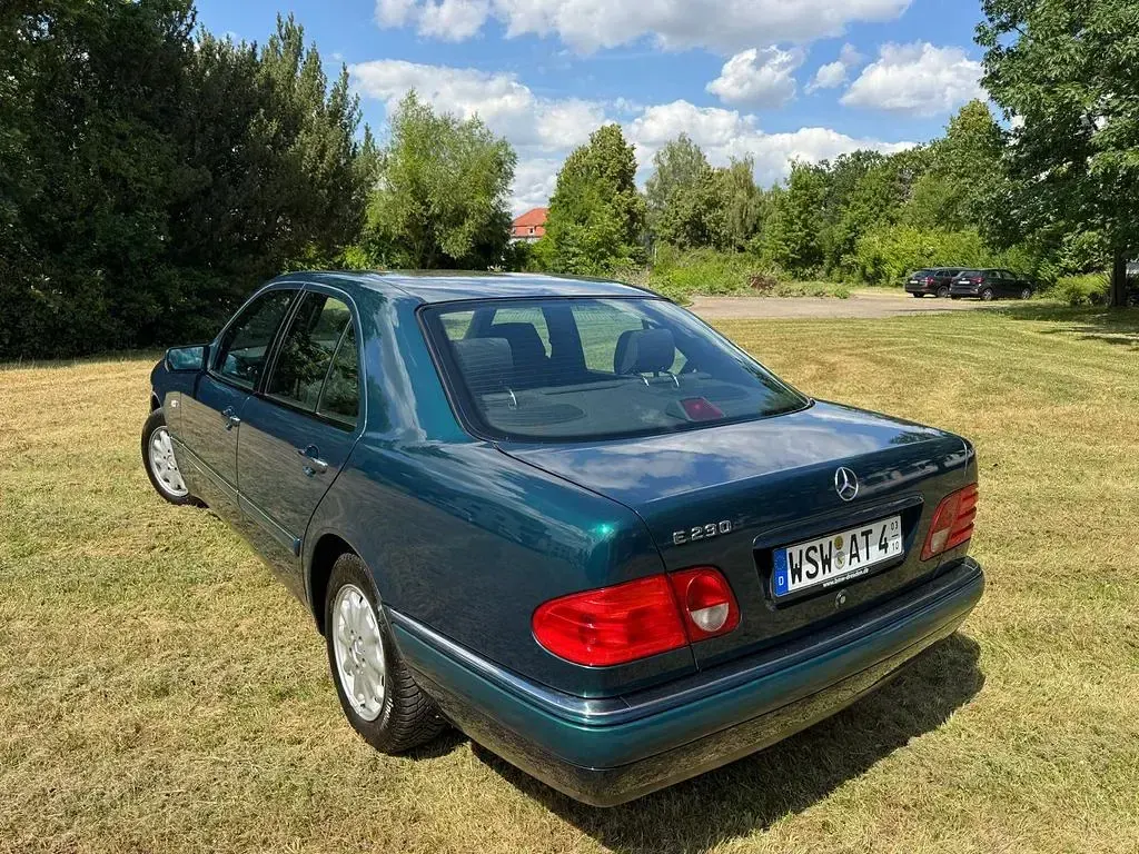 Brugt Mercedes E230 Elegance 150 HK (110 kW) 1996 Grøn Sedan