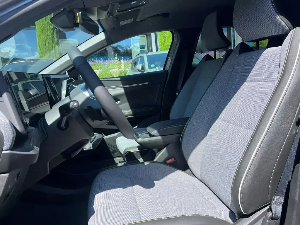 Neu Renault Mégane Techno 160 kW (218 PS) 2026 Grau Limousine
