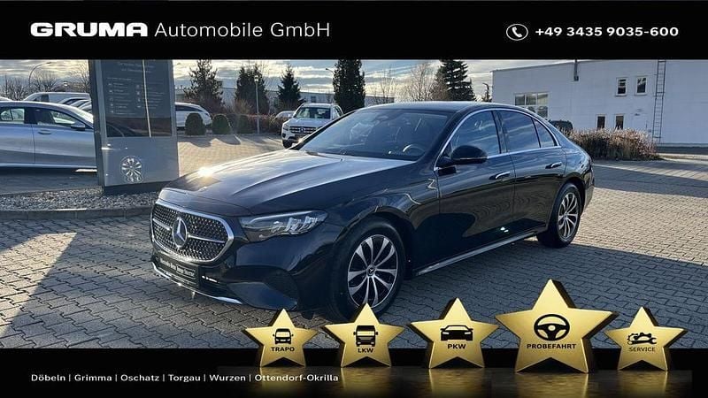 Lack obsidianschwarz Gebraucht 2024 Mercedes E200 Avantgarde Limousine | 46.960 € (Fairer Preis) - Bild 1/4