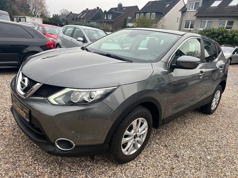 Grau Gebraucht 2016 Nissan Qashqai Acenta SUV | 10.999 € (Fairer Preis) - Bild 1/4