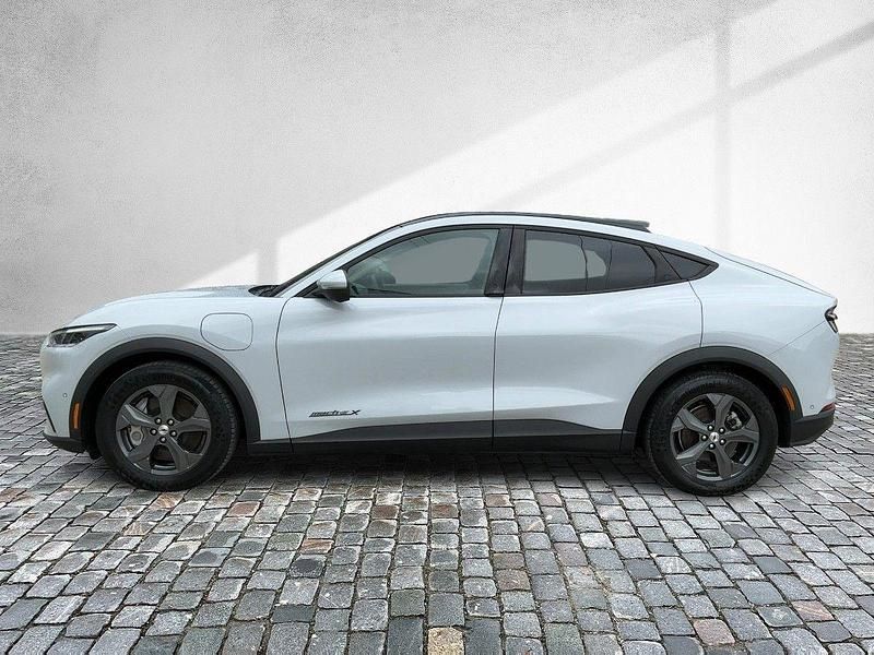 Gebraucht Ford Mustang Mach-E 216 kW (294 PS) 2022 Weißperleffekt SUV