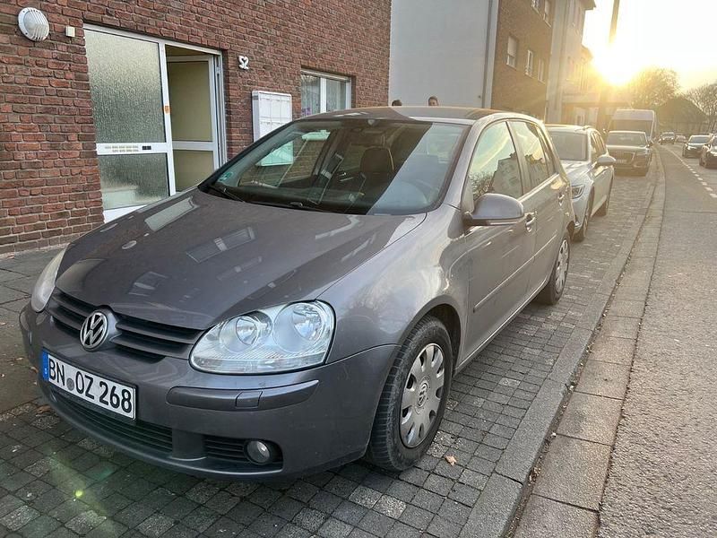 Grau Gebraucht 2008 VW Golf United Limousine | 4.700 € (Etwas zu teuer) - Bild 1/4