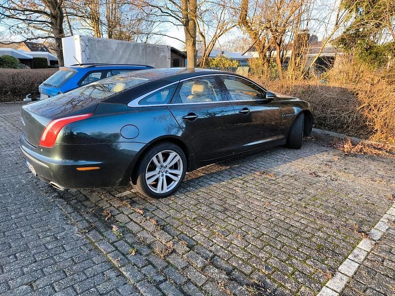 Gebraucht Jaguar XJ Luxury 275 PS (202 kW) 2010 Grün Limousine