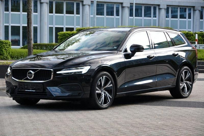 Gebraucht Volvo V60 Core 197 PS (144 kW) 2022 Schwarz Kombi