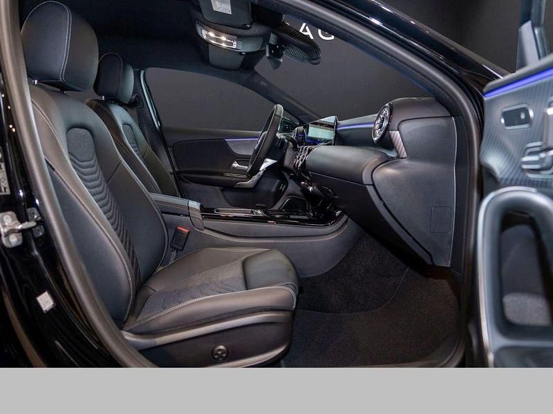 Gebraucht Mercedes A200 163 PS (119 kW) 2026 Schwarz Limousine