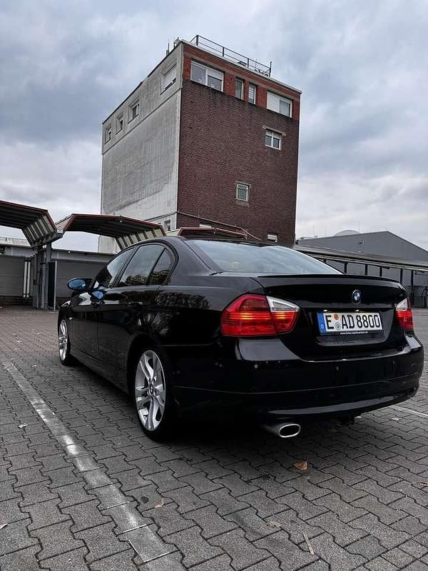 Gebraucht BMW 318 194 PS (142 kW) 2007 Limousine