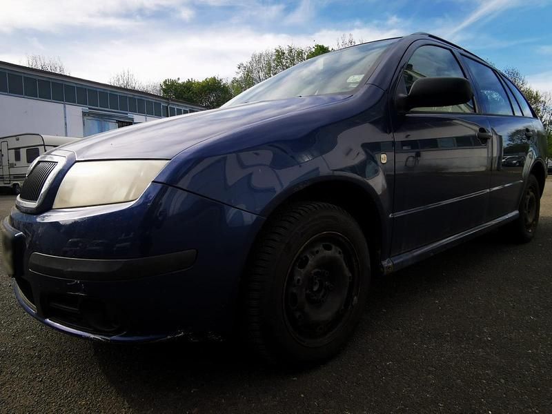 Second-hand Skoda Fabia 2005 Albastru Break
