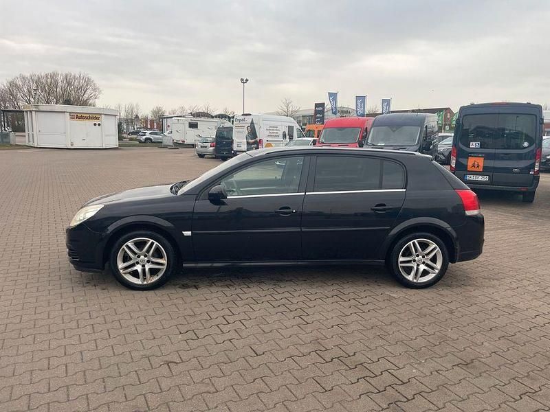Gebraucht Opel Signum 140 PS (102 kW) 2007 Schwarz Kleinwagen
