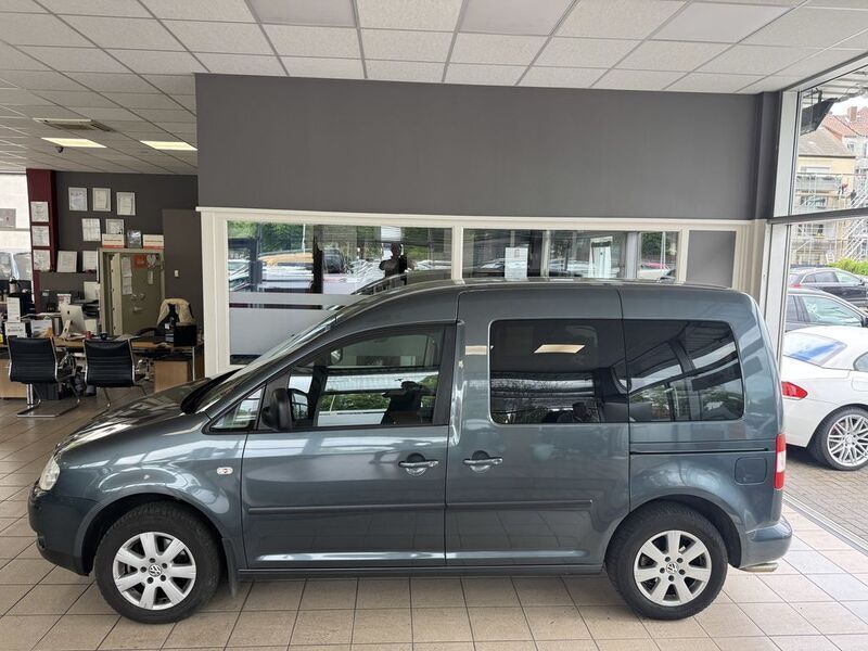 Grau Gebraucht 2008 VW Caddy Life Van / Kleinbus | 3.990 € (Fairer Preis) - Bild 1/4