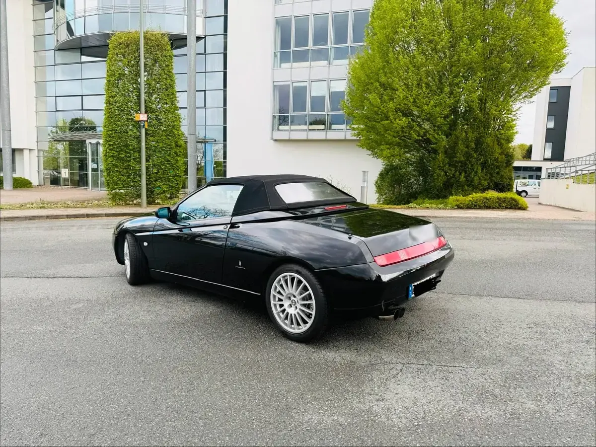 Gebraucht Alfa Romeo Spider 150 PS (110 kW) 2001 Schwarz Cabrio