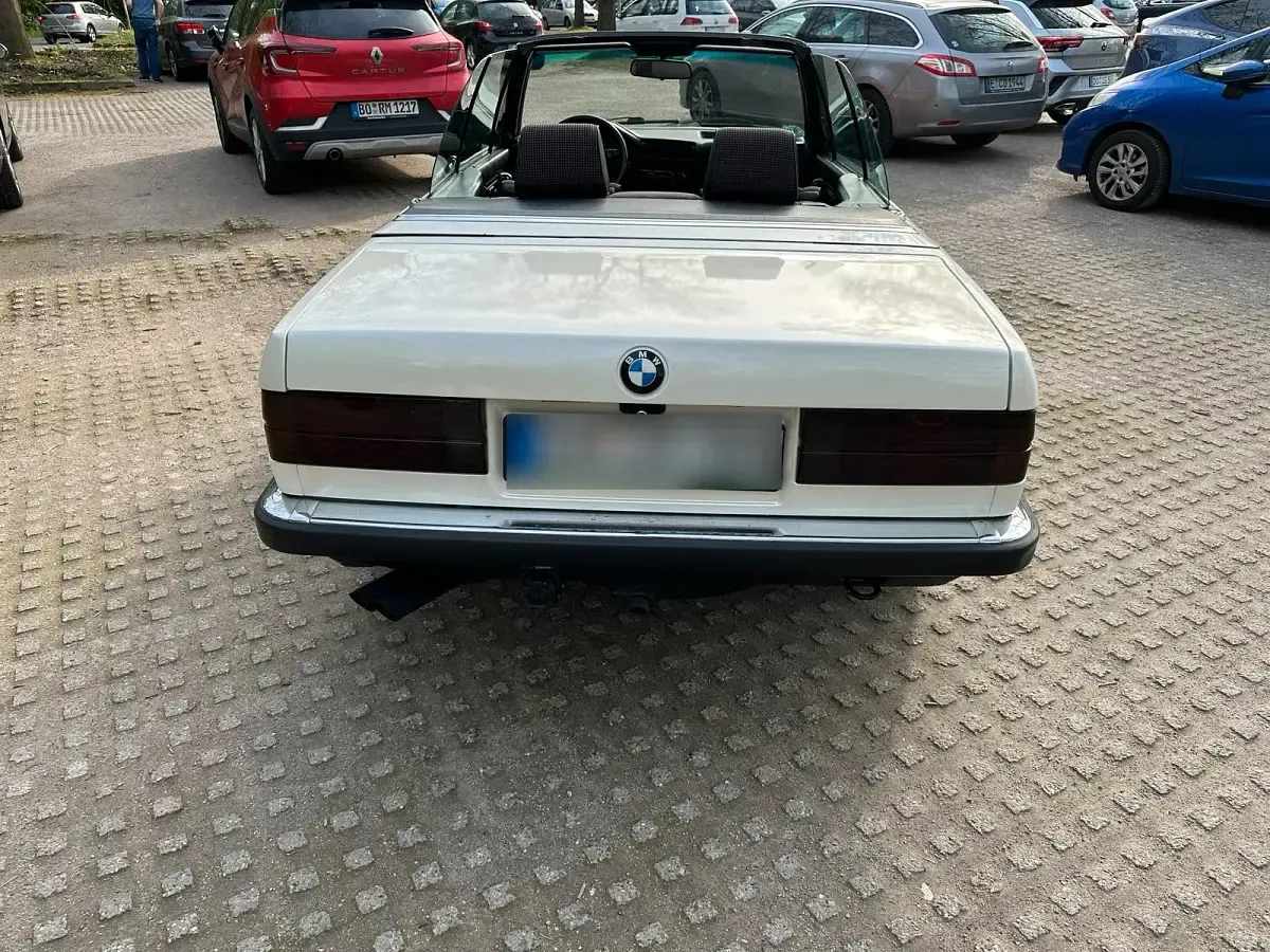Gebraucht BMW 325 Cabriolet 171 PS (125 kW) 1986 Weiß Cabrio