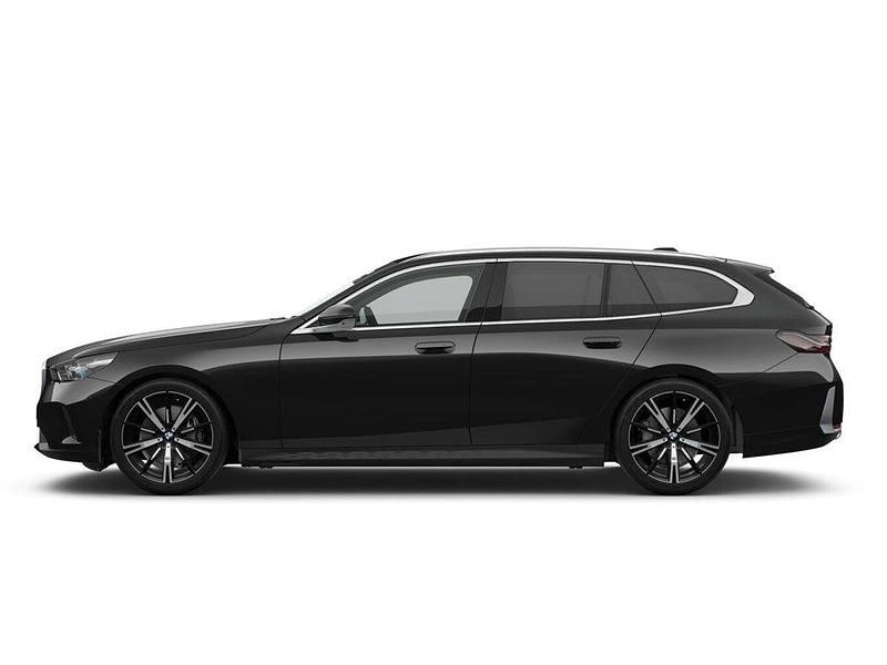 Gebraucht BMW 540 Performance 303 PS (222 kW) 2025 Schwarz Kombi