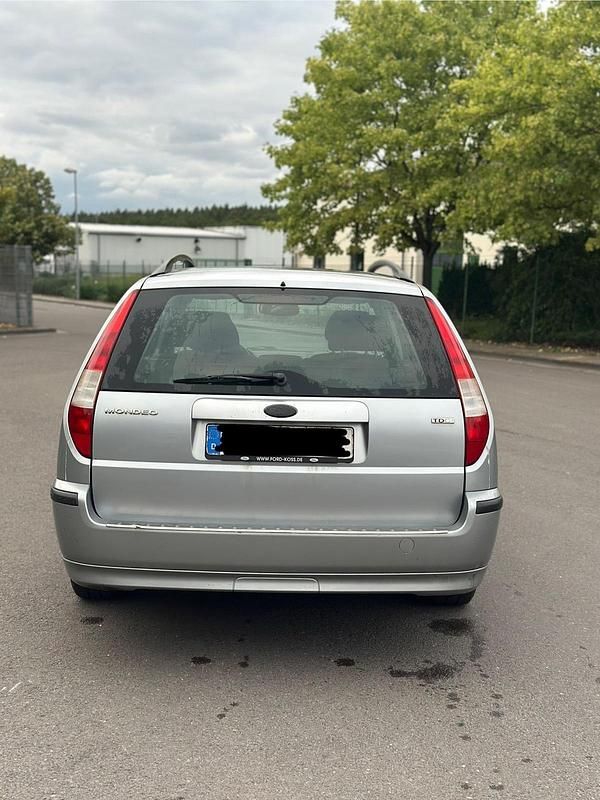 Gebraucht Ford Mondeo Ghia 131 PS (96 kW) 2005 Silber Kombi