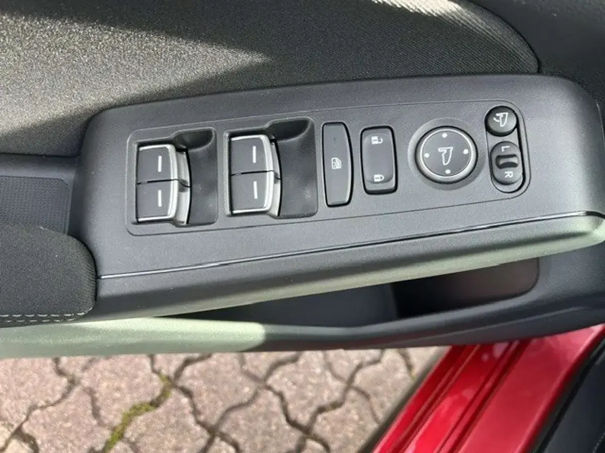 Gebraucht Honda Civic Elegance 143 PS (105 kW) 2023 Premium crystal red Kleinwagen