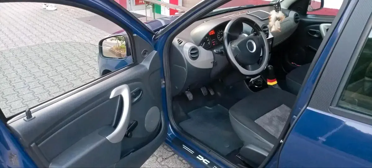 Gebraucht Dacia Sandero 78 PS (57 kW) 2009 Blau Kleinwagen