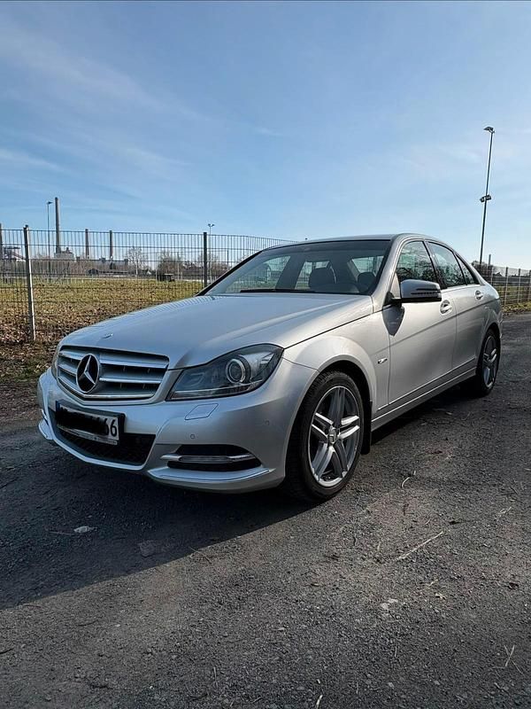Gebraucht Mercedes C200 184 PS (135 kW) 2011 Silber Limousine