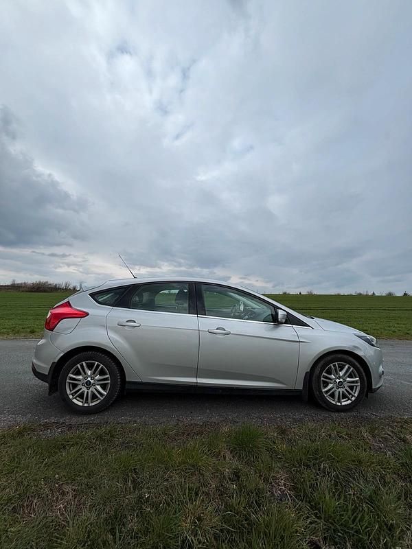 Gebraucht Ford Focus 150 PS (110 kW) 2012 Grau Kleinwagen