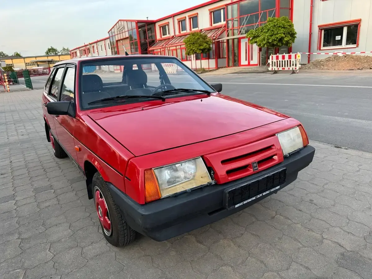 Second-hand Lada Samara 65 CP (47 kW) 1993 Roșu Hatchback