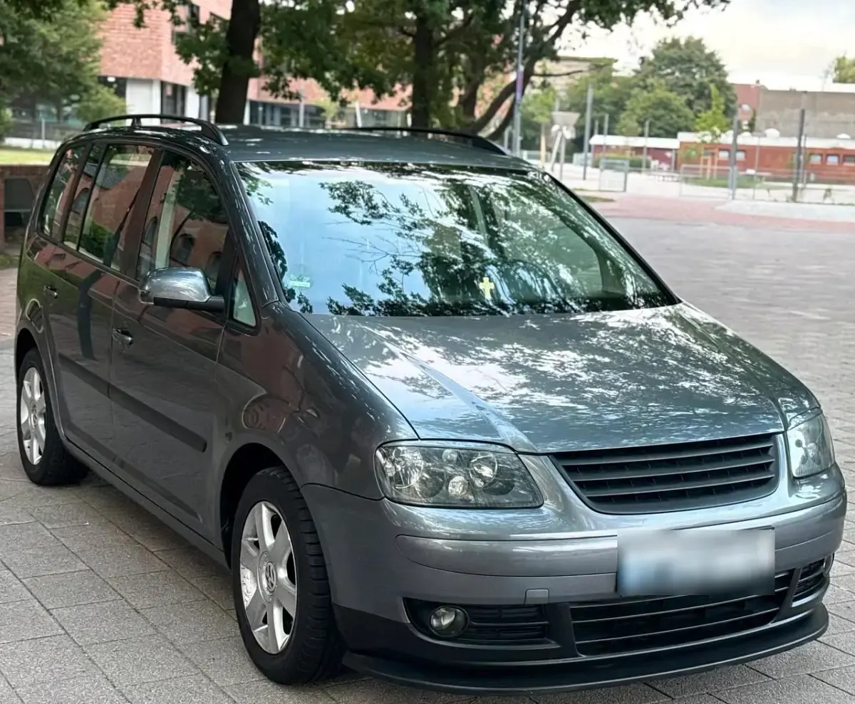 Gebraucht VW Touran 115 PS (84 kW) 2004 Grau Van / Kleinbus