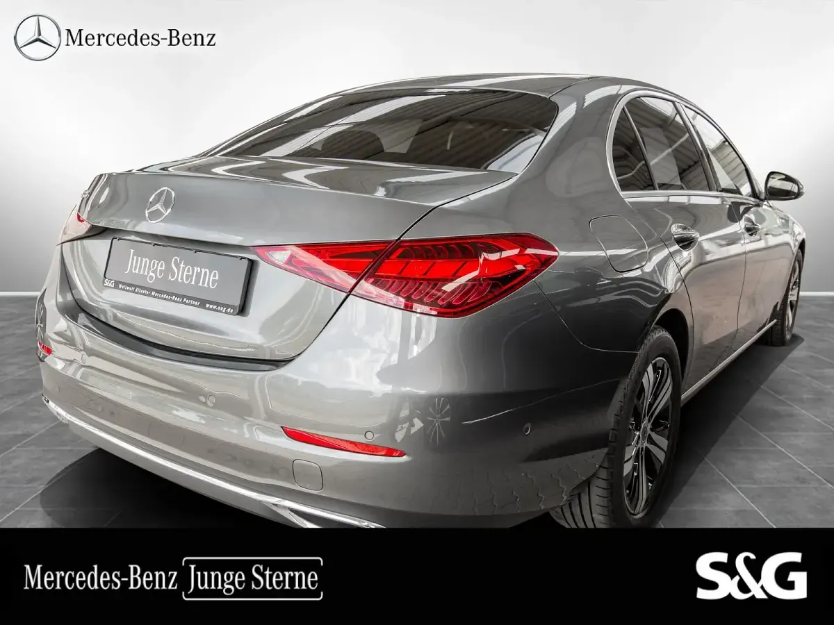 Gebraucht Mercedes C300 Avantgarde 258 PS (189 kW) 2022 Selenitgrau metallic Limousine