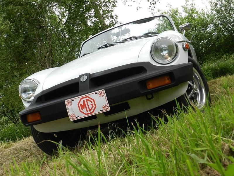Weiß Gebraucht 1977 MG B Cabrio | 8.990 € - Bild 1/4