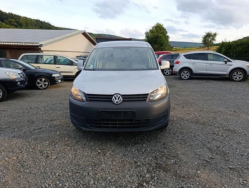 Silber Gebraucht 2012 VW Caddy Maxi Trendline Van / Kleinbus | 7.600 € (Fairer Preis) - Bild 1/4