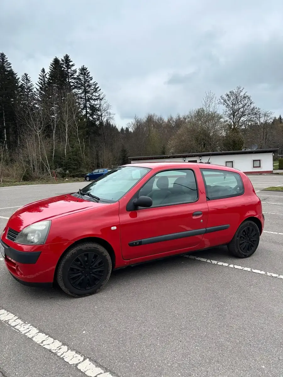 Gebraucht Renault Clio II 58 PS (42 kW) 2006 Rot Limousine