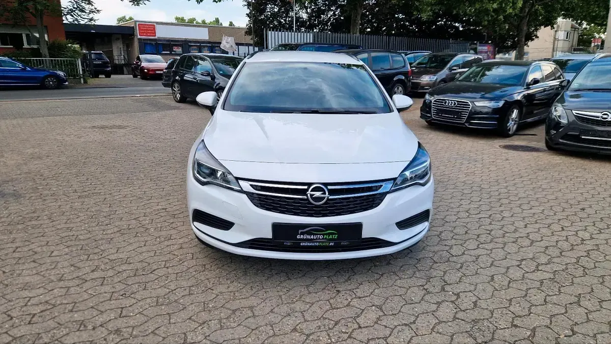 Gebraucht Opel Astra Edition 110 PS (80 kW) 2018 Weiß Kombi