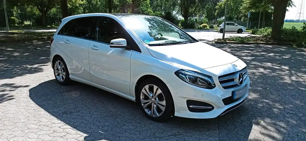 Gebraucht Mercedes B220 Urban 177 PS (130 kW) 2017 Weiß Kleinwagen