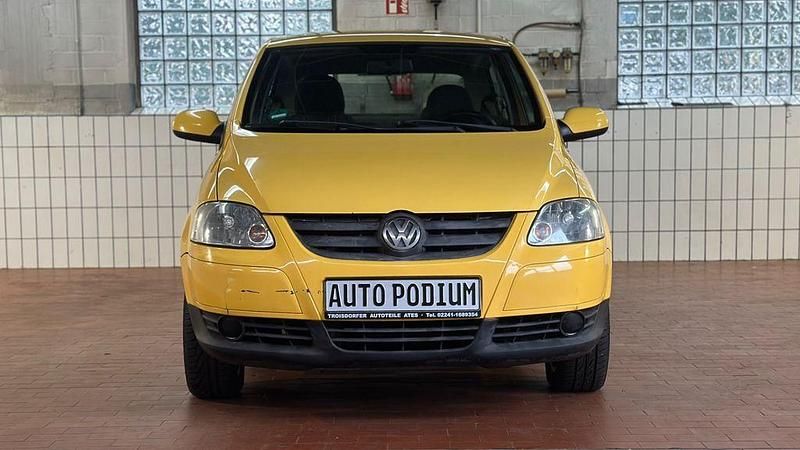 Gebraucht VW Fox Basis 54 PS (39 kW) 2006 Gelb Kleinwagen