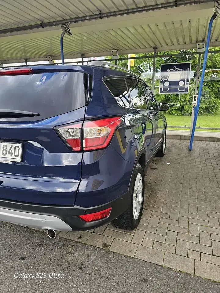 Gebraucht Ford Kuga Cool & Connect 179 PS (131 kW) 2017 SUV
