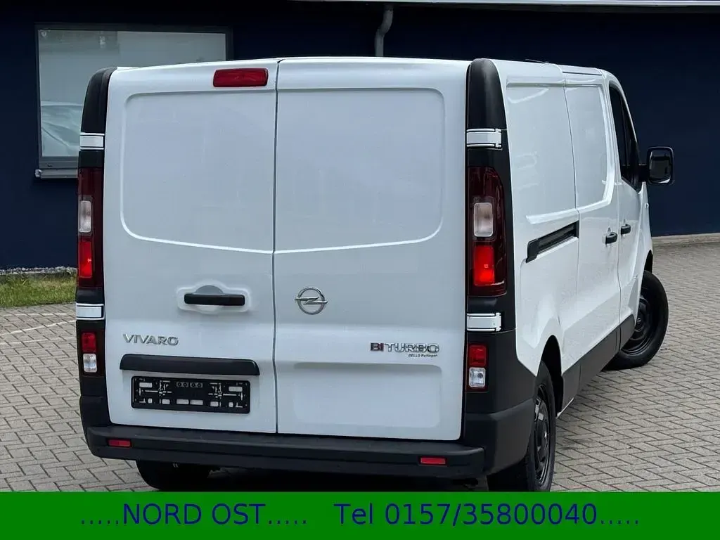 Używany Opel Vivaro 145 KM (106 kW) 2017 Biały Minivan